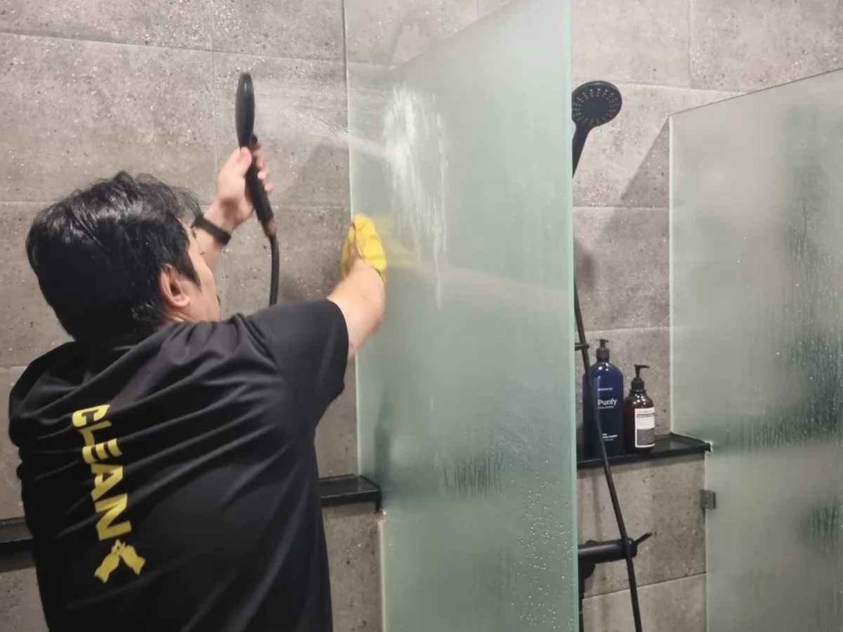 남해군 고현면 헬스장 복도·대기 동선 야간 위생청소 사례 - 행진크린