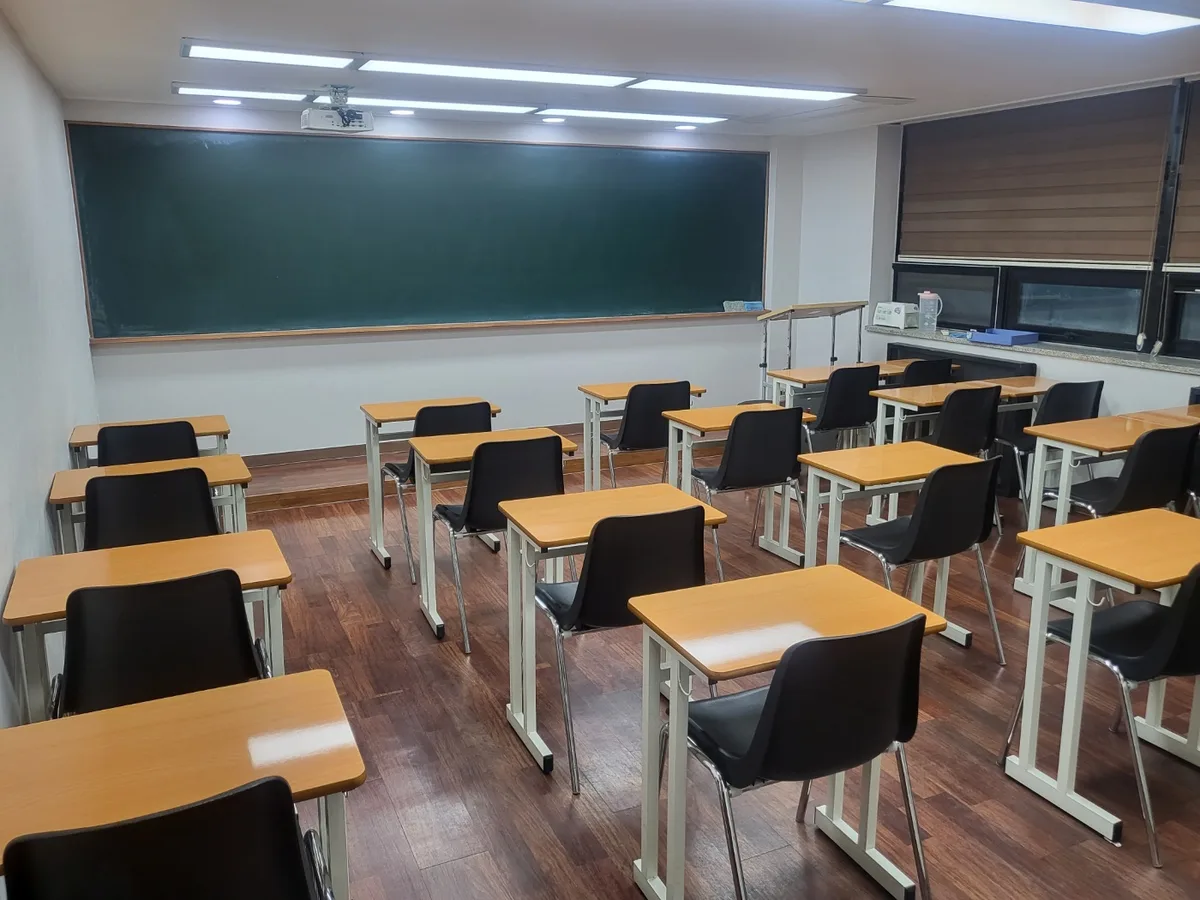 함양군 병곡면 스터디룸 미팅룸 장비 주변 정밀 위생청소 사례 - 행진크린