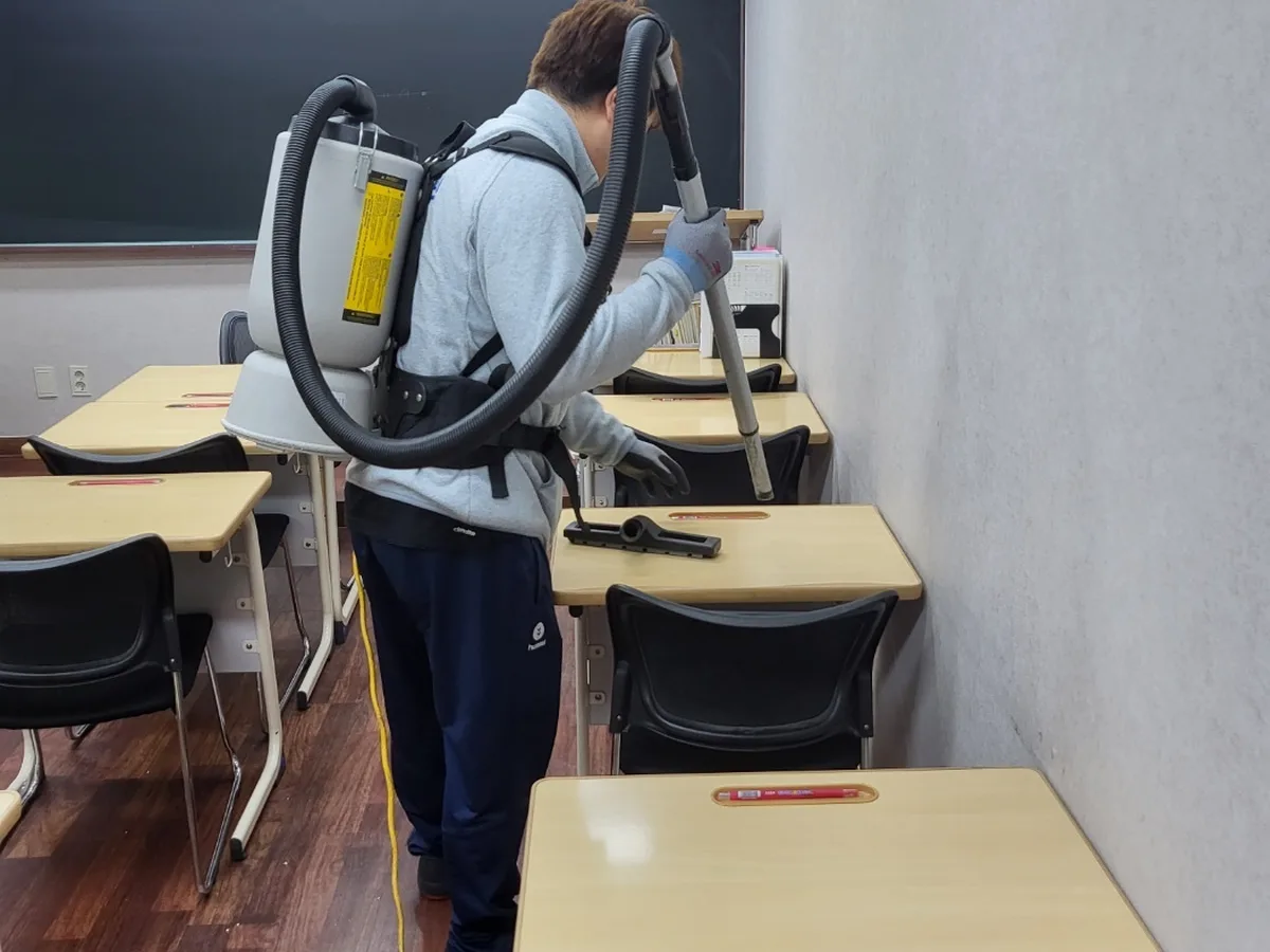 함양군 수동면 학원 좌석·책상 진공 바닥 위생청소 사례 - 행진크린
